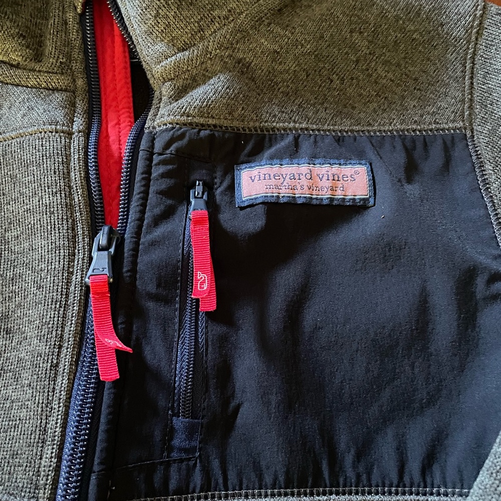 Like new! Vineyard Vines youth zip up